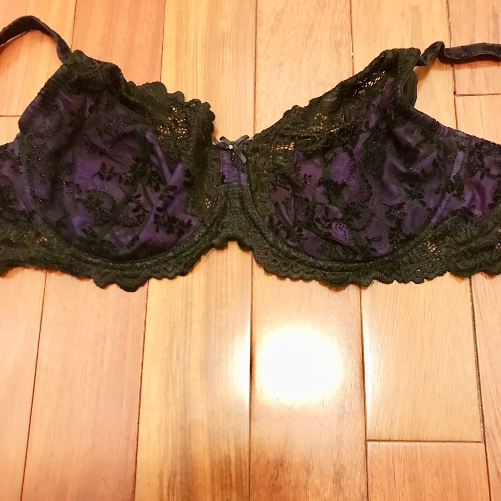 Purple and black lace bra never been worn